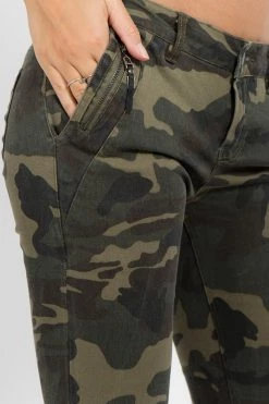 LOVE MODA Low Rise Zipper Accent Camo Print Skinny Jeans