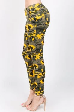 LOVE MODA Low Rise Zipper Accent Camo Print Skinny Jeans